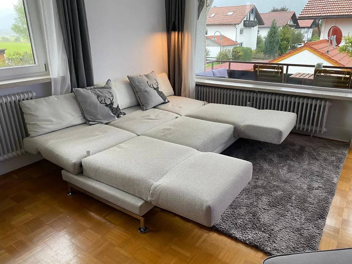 Ludwigslust - Ferienappartement Mit Bergblick 슈방가우