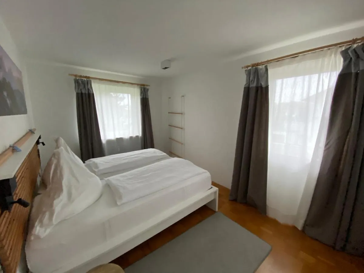 Ludwigslust - Ferienappartement Mit Bergblick 슈방가우 독일